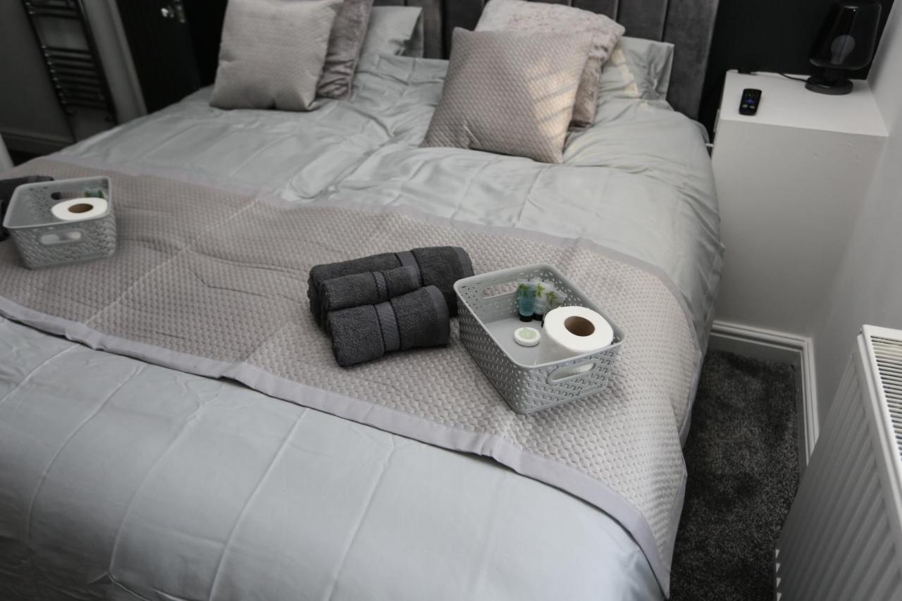 Cheerful 4-Bedroom Home In Sheffield Walkly エクステリア 写真