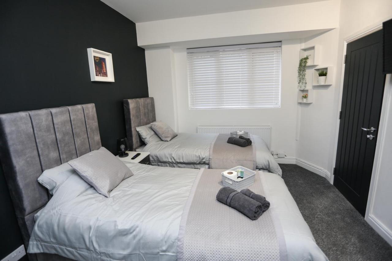 Cheerful 4-Bedroom Home In Sheffield Walkly エクステリア 写真